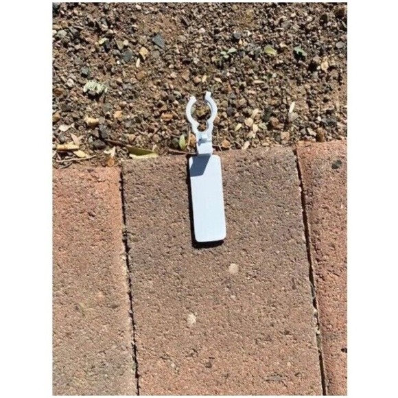 Simple Living Max Pro Anywhere Sticky Clip Outdoor Light Adhesive 15 Clips NEW - Picture 5 of 7